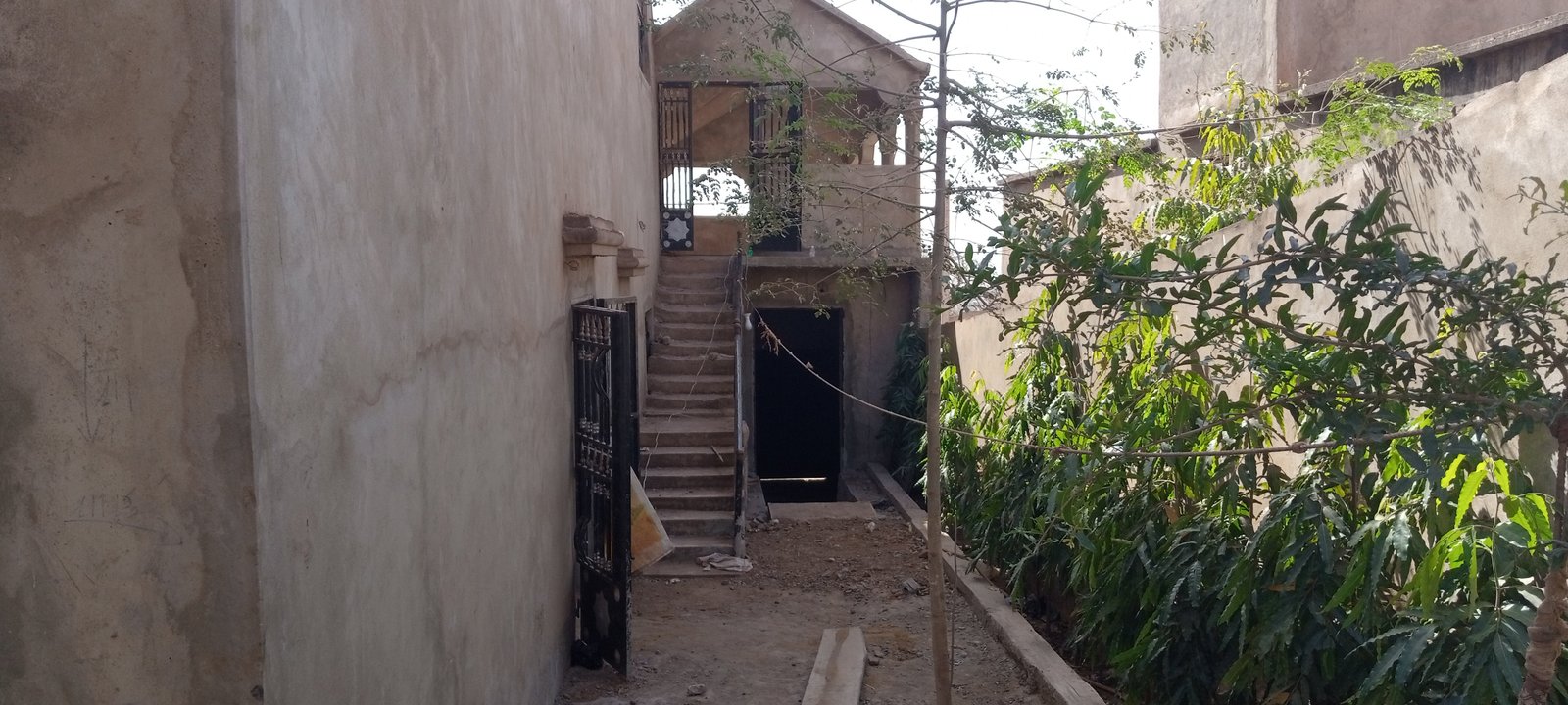 Image de Maison en R+1 en cour de Finition sise à FOMBABOUGOU VILLAGE - MORIBABOUGOU - Maison